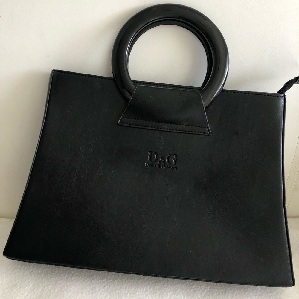 Beautiful Black handbag.   Almost new.